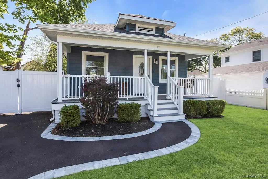 87 Willett AVE, Sayville, NY 11782