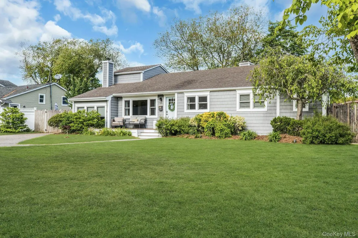 121 Lowell RD, Sayville, NY 11782
