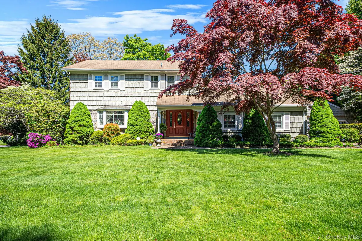 2 Rainbow LN, East Moriches, NY 11940