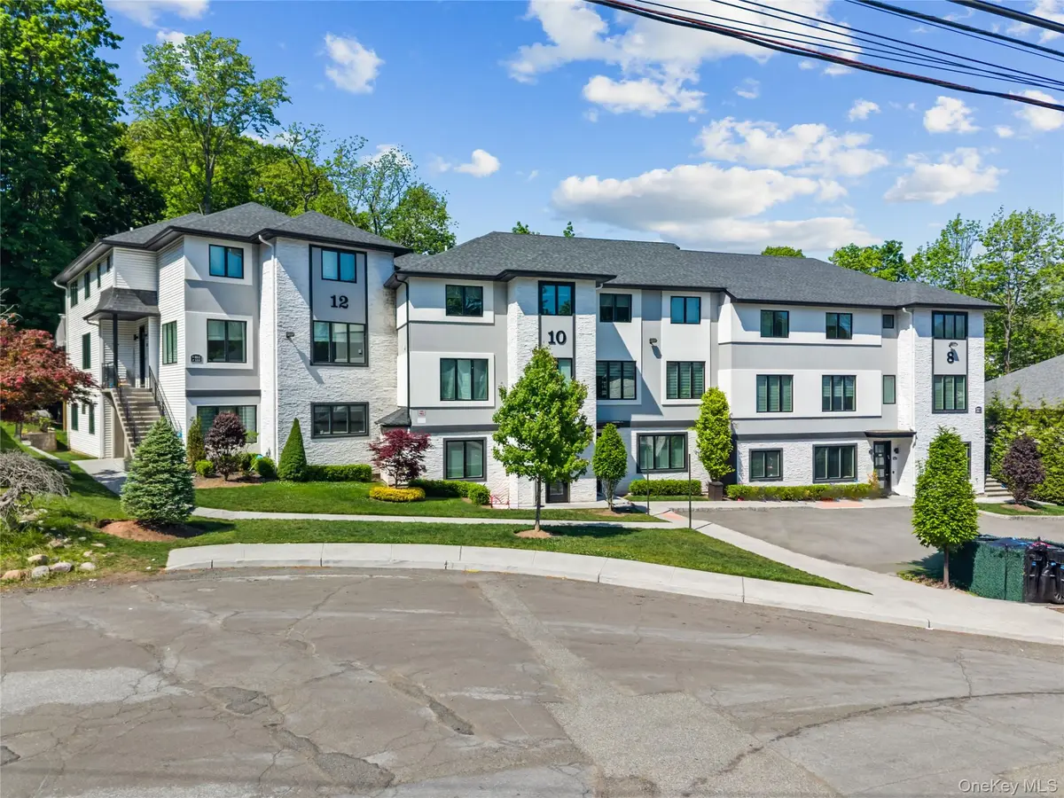 12 Hopal LN #111, Monsey, NY 10952