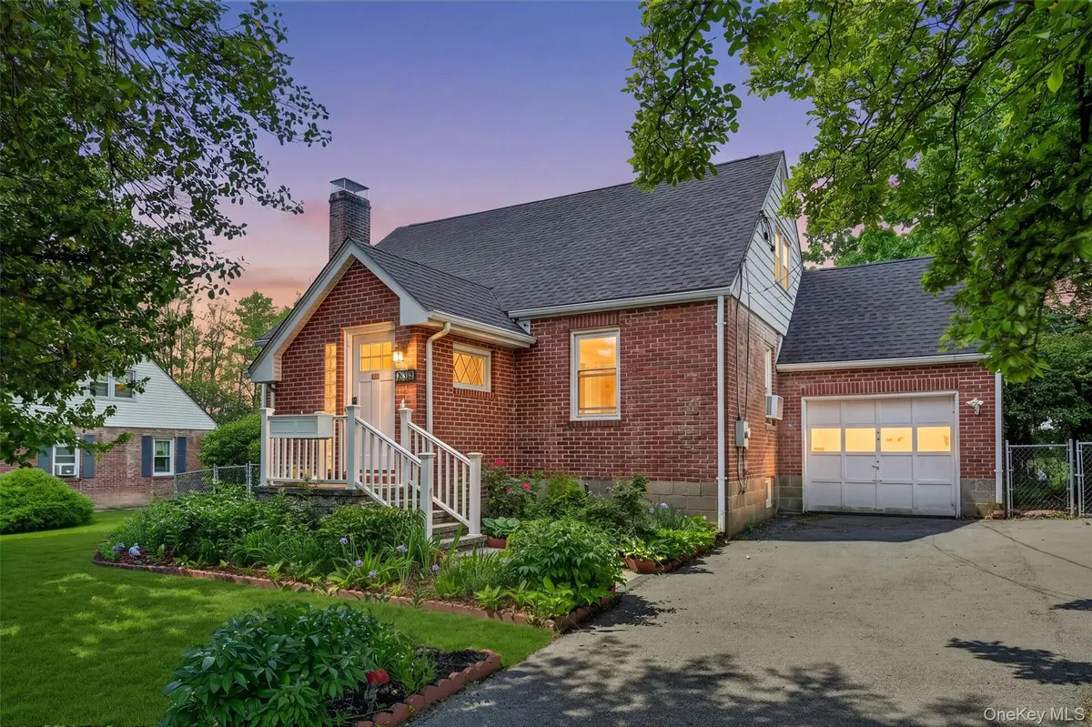 239 Leslie AVE, New Windsor, NY 12553