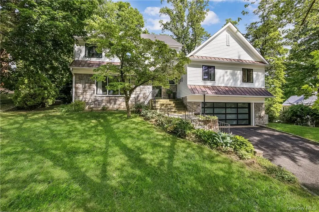 4 Parkfield RD, Scarsdale, NY 10583
