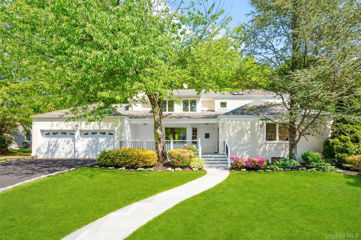 233 Evandale RD, Scarsdale, NY 10583