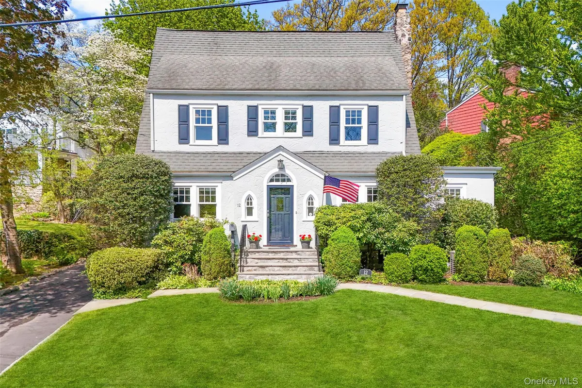 12 Parkway ST, Larchmont, NY 10538
