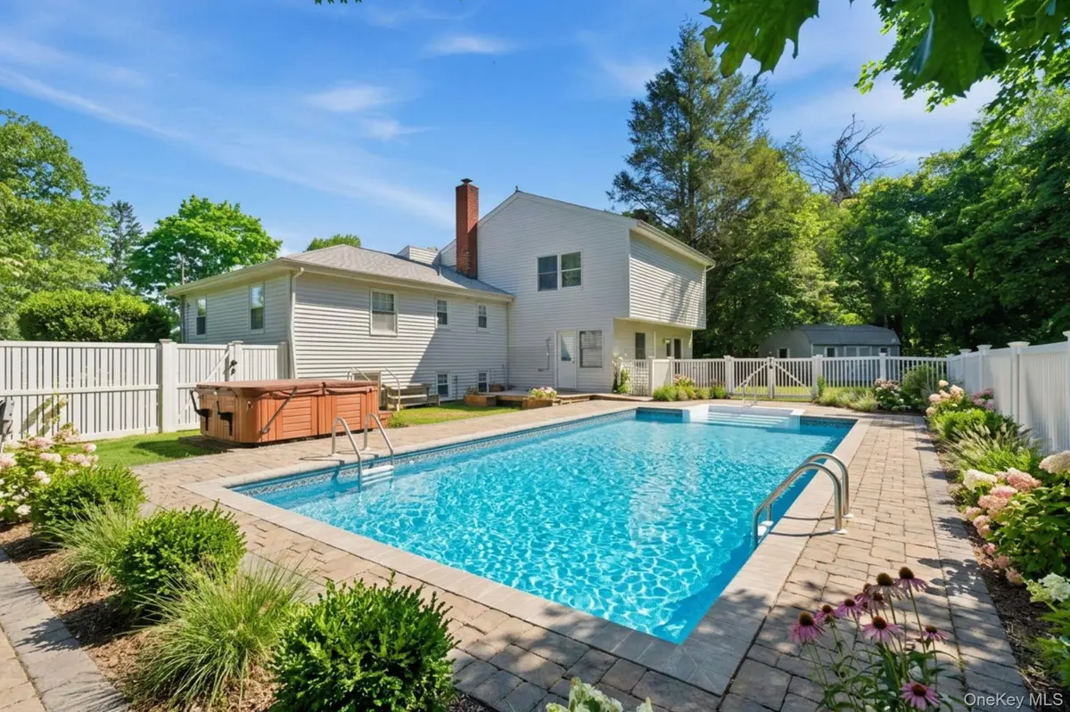 1 Fairview CT, Carmel, NY 10512