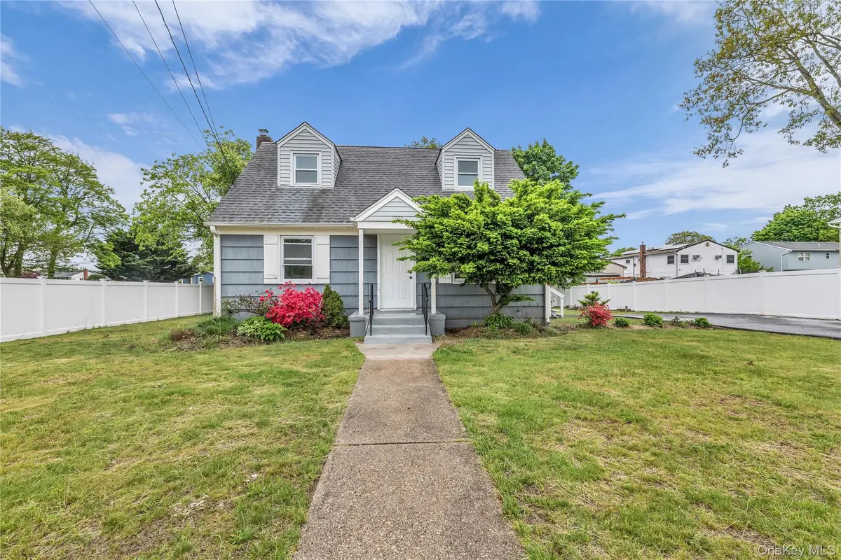 466 44th ST, Copiague, NY 11726