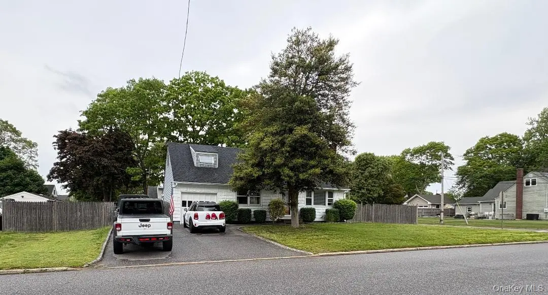 388 1st AVE, Bayport, NY 11705