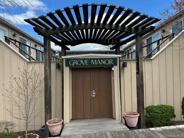 179A Ocean Walk #11, Cherry Grove, NY 11782