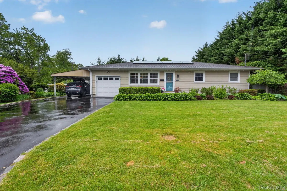 220 Grant AVE, Saint James, NY 11780