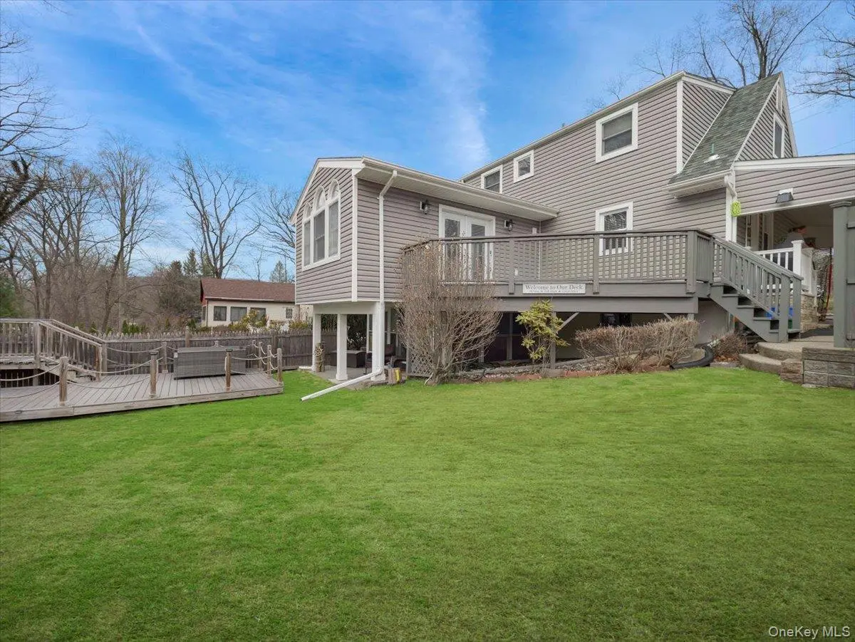 35 Hillside AVE, Suffern, NY 10901