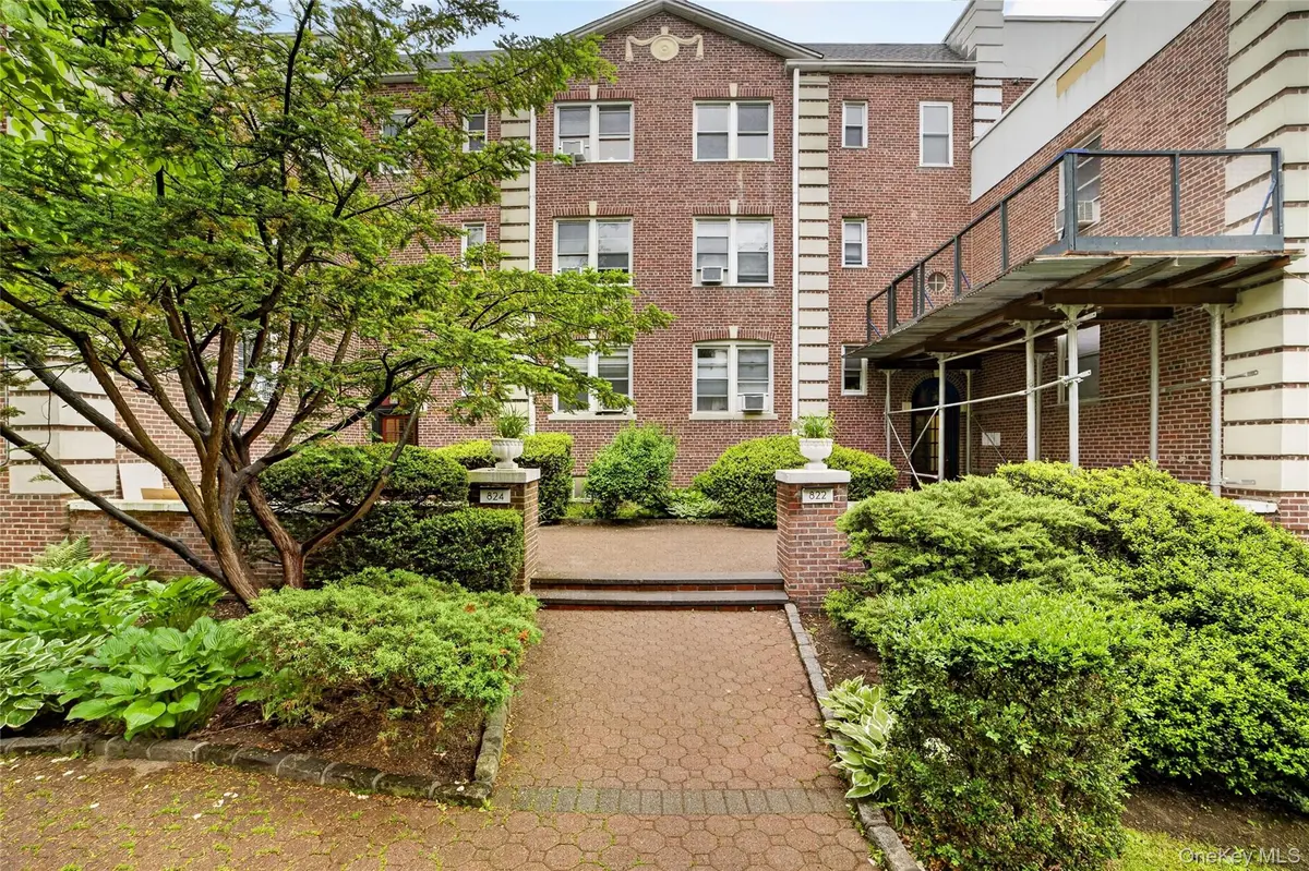 824 Palmer RD #1F, Bronxville, NY 10708
