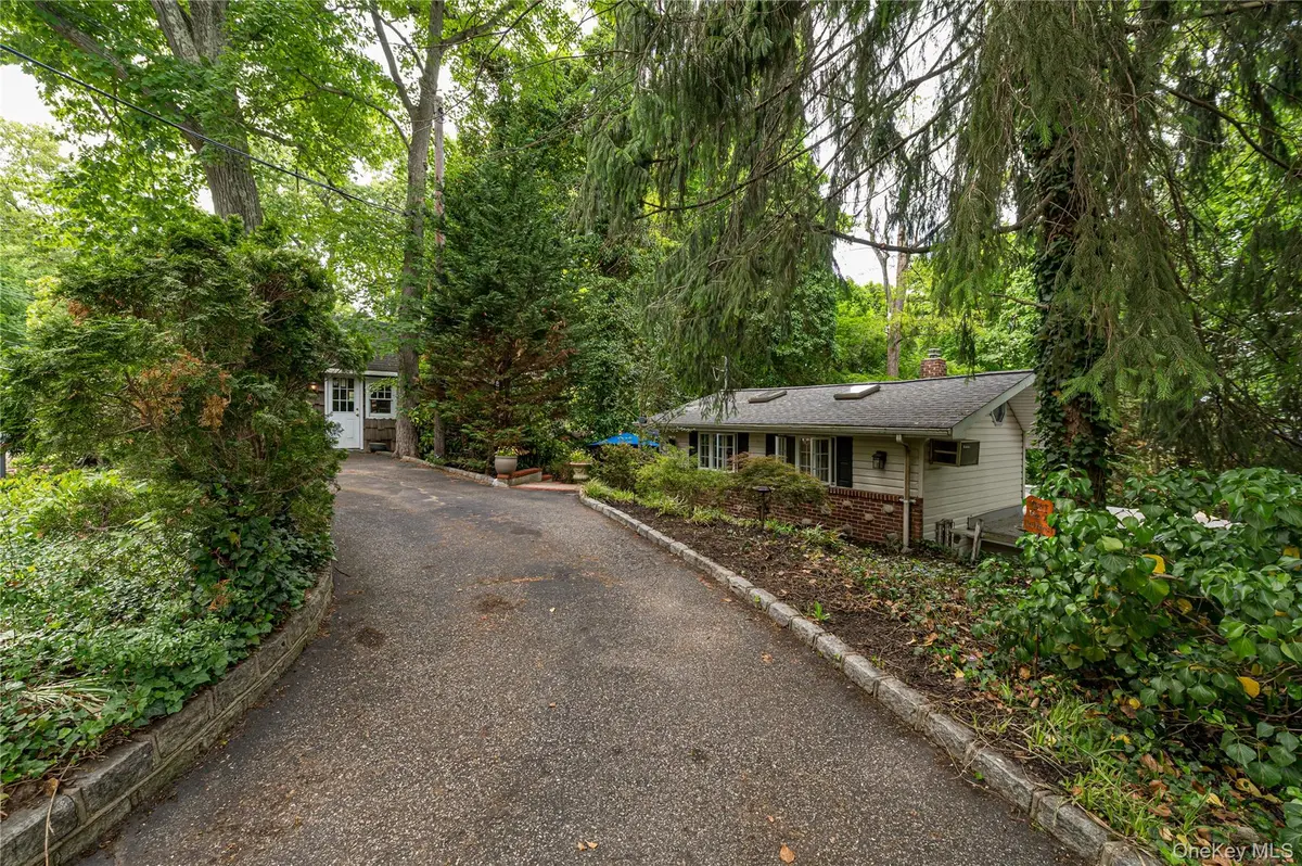 49 Elwood RD, Northport, NY 11768