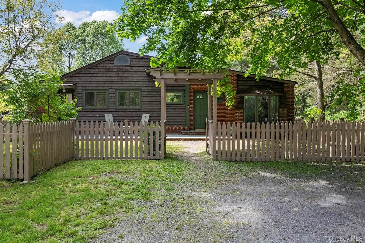 608 Lake RD, Pine Plains, NY 12567