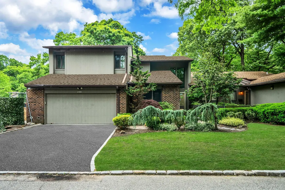 298 Vista DR, Jericho, NY 11753