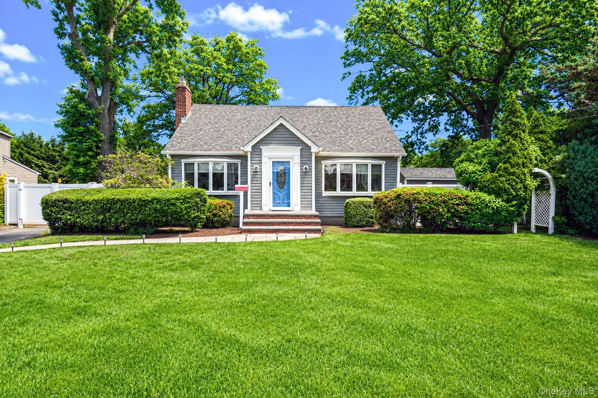 1905 Park AVE, East Meadow, NY 11554