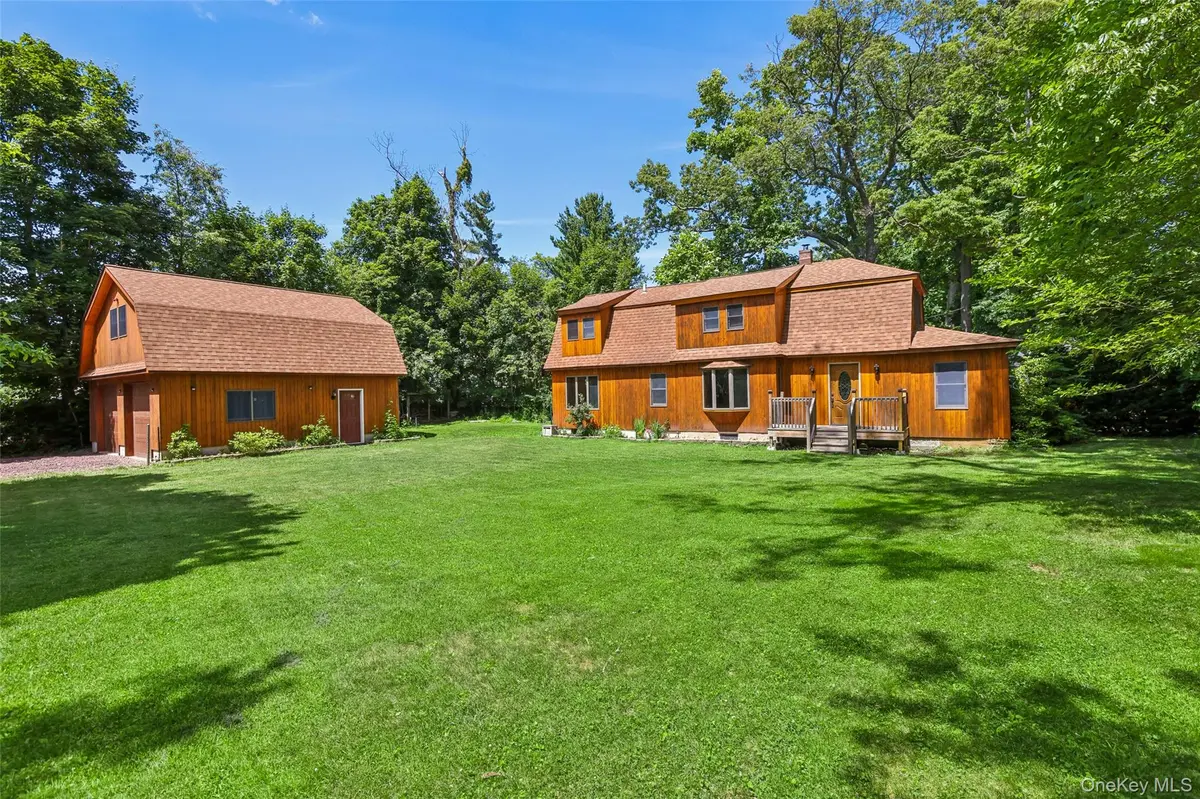17 Hillside RD, Greenwood Lake, NY 10925