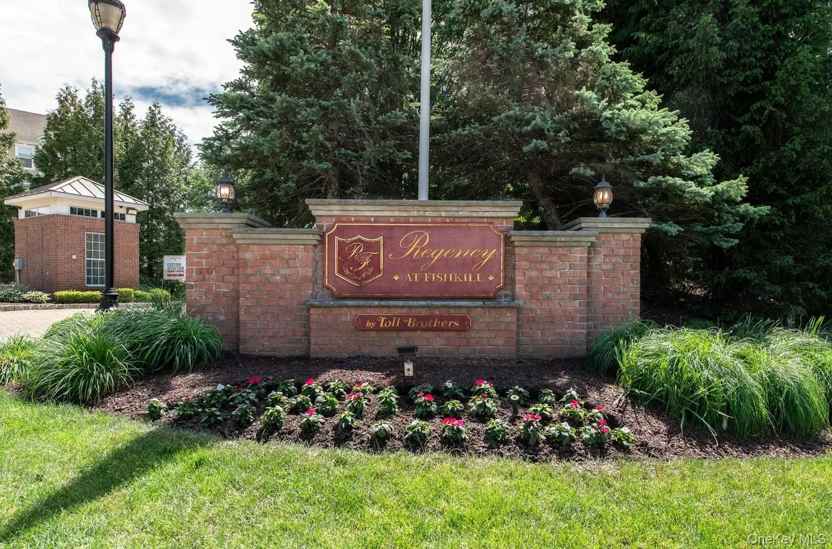 835 Regency DR, Fishkill, NY 12524