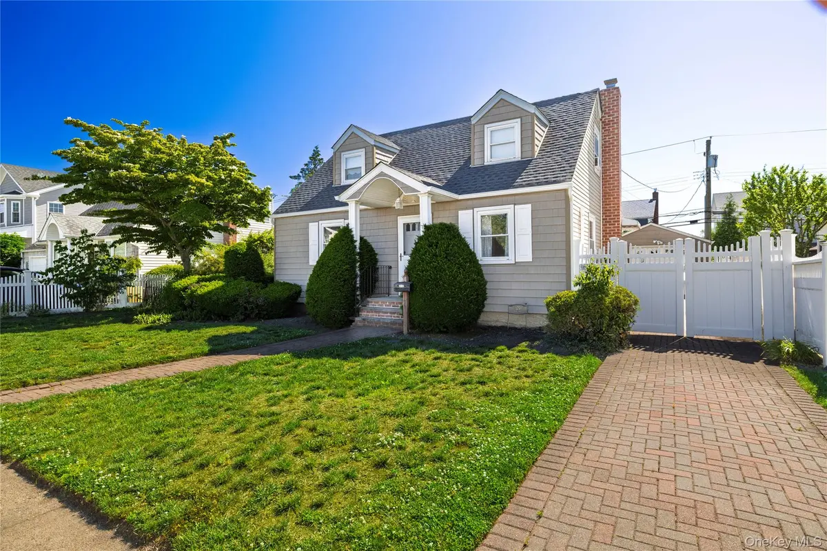 175 Lee AVE, Hicksville, NY 11801