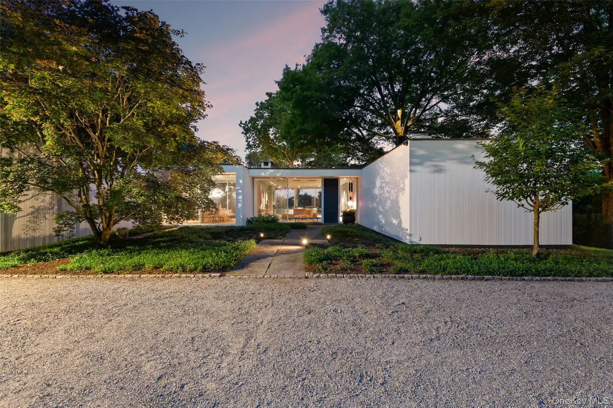 125 Davids Hill RD, Bedford Hills, NY 10506