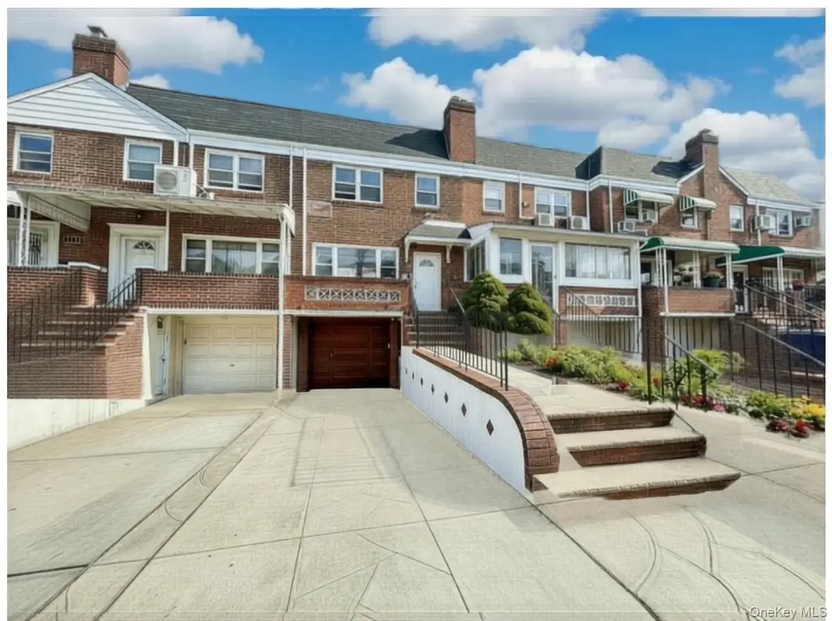 14014 68th DR, Flushing, NY 11367