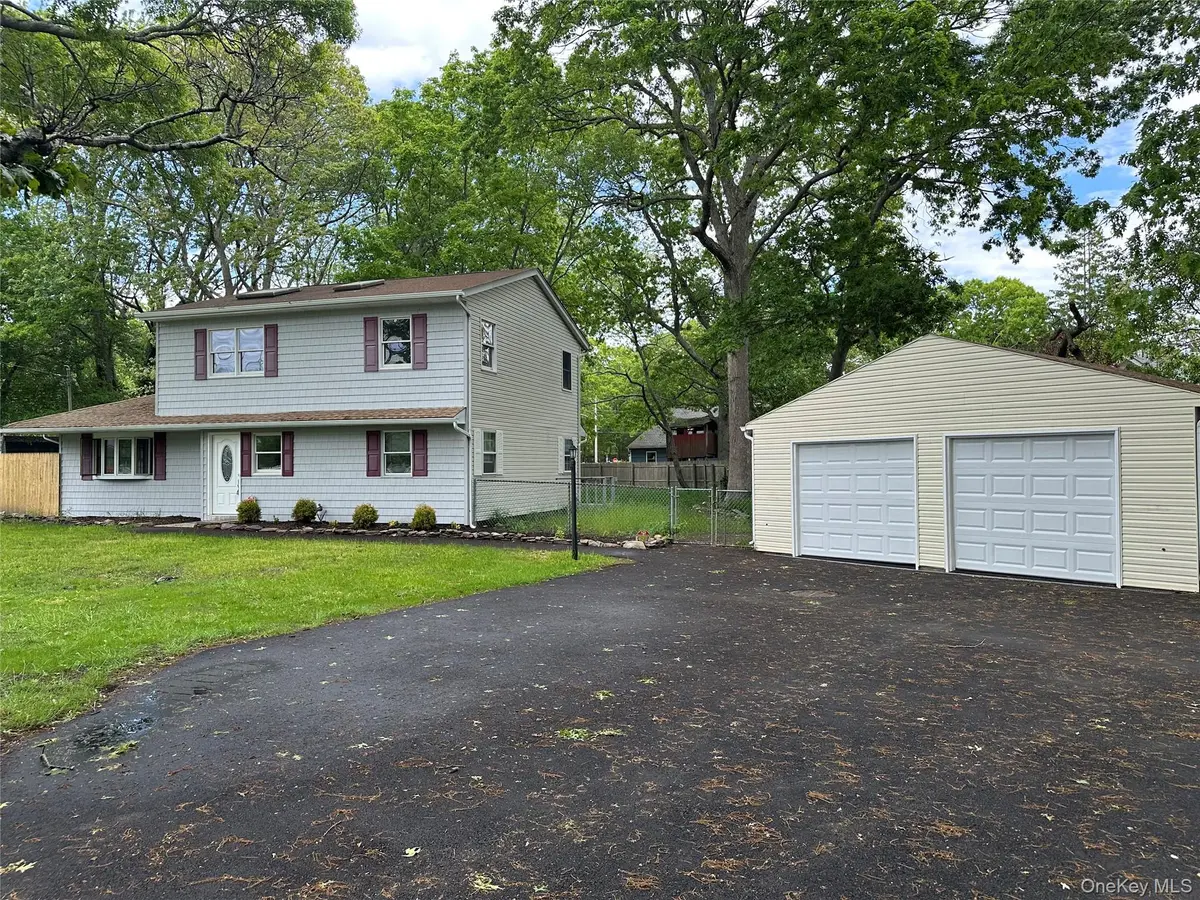 279 Beaver DR, Mastic Beach, NY 11951