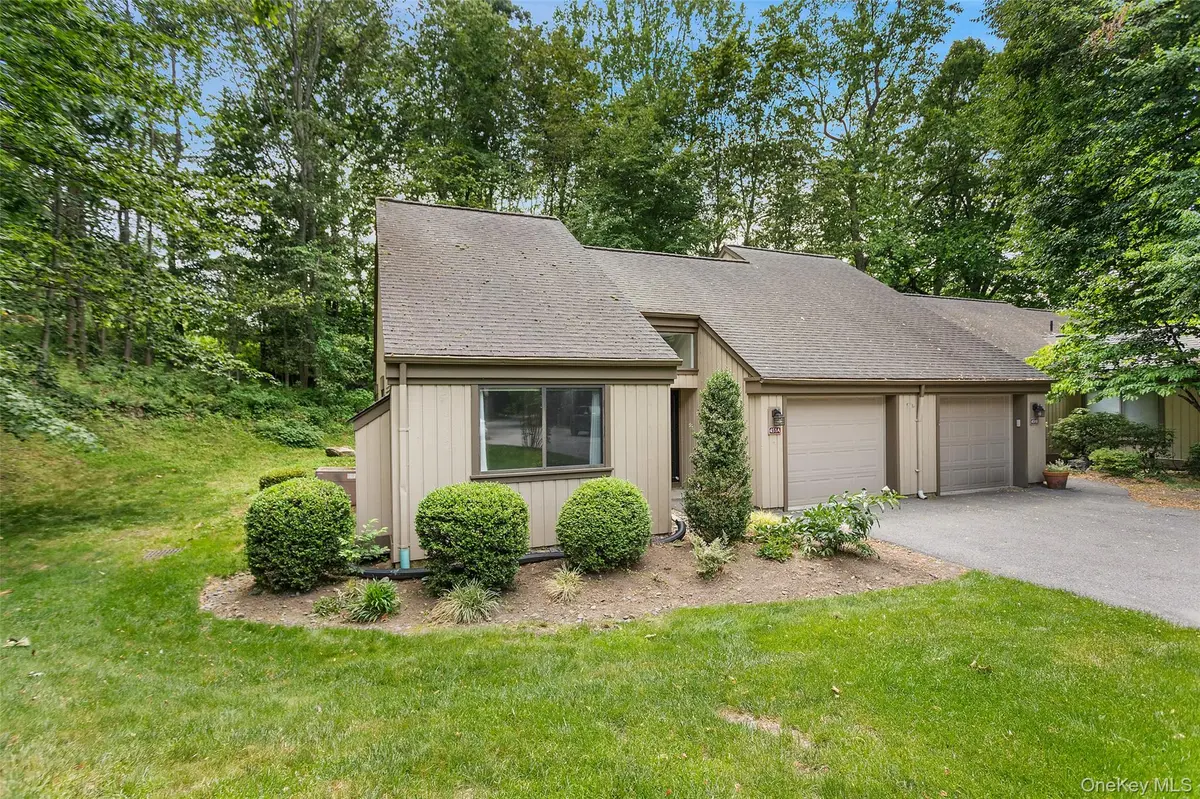 451 Heritage HLS #A, Somers, NY 10589
