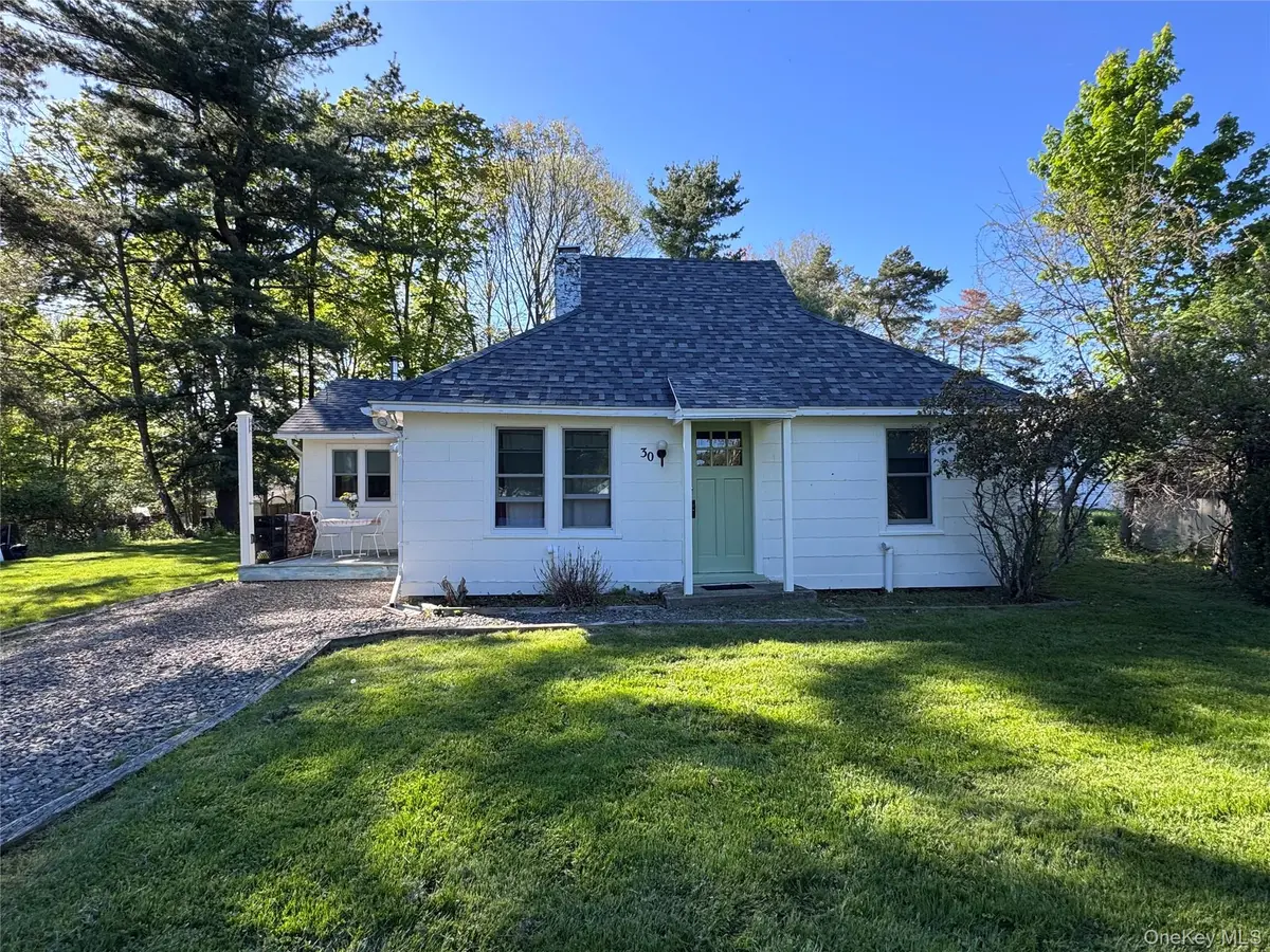 30 Starling RD, Craryville, NY 12521