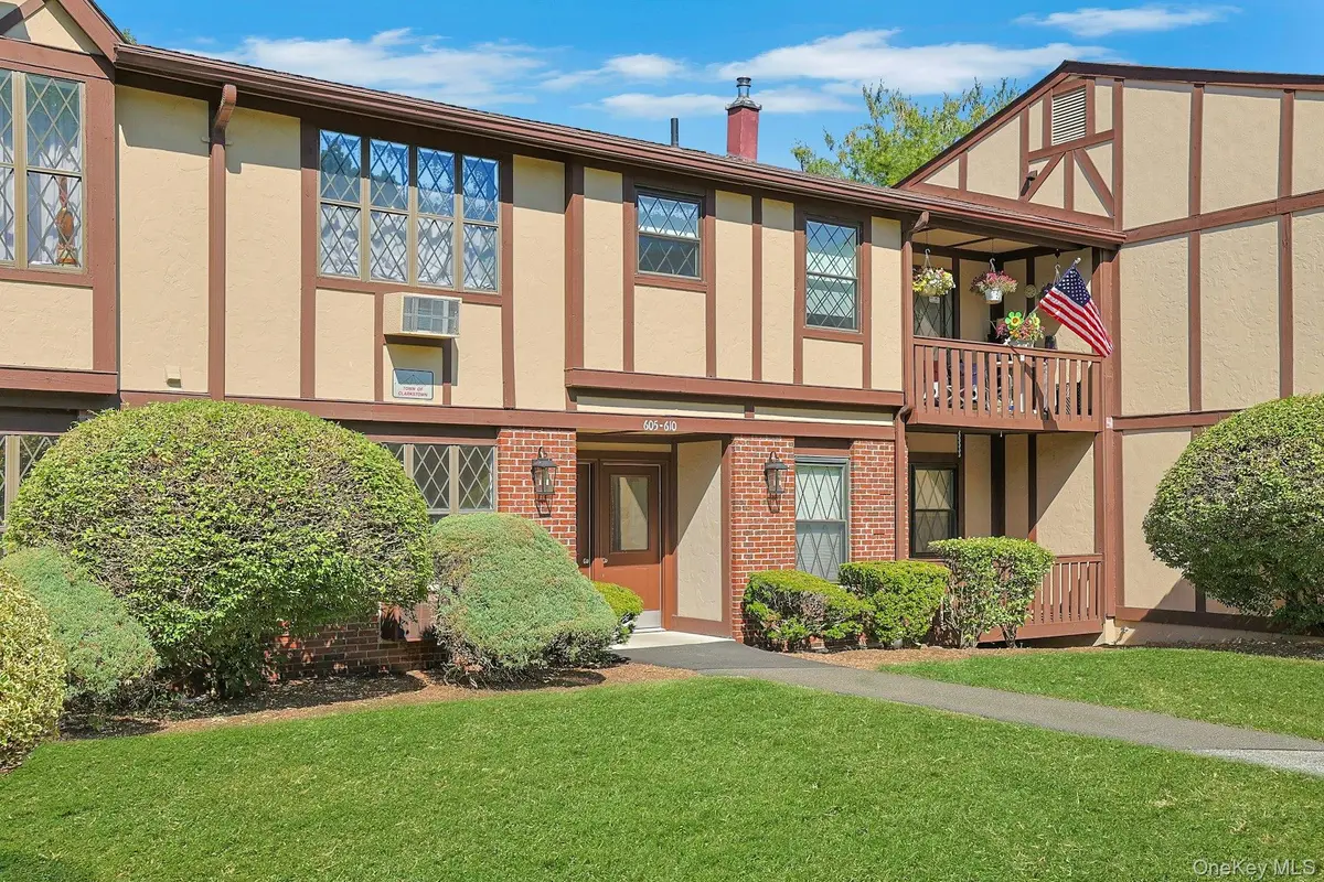 605 Sierra Vista LN, Valley Cottage, NY 10989