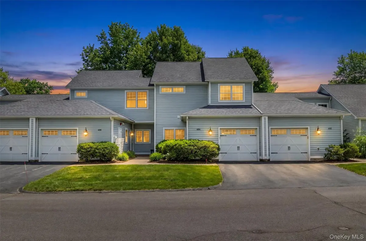 404 Gardenia DR, Rhinebeck, NY 12572