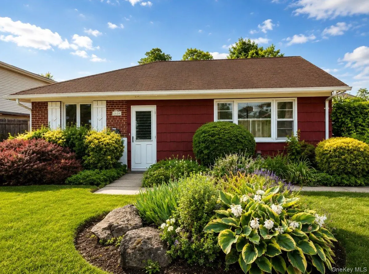 2526 Dogwood AVE, East Meadow, NY 11554