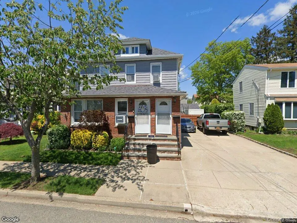 35 1st ST, New Hyde Park, NY 11040