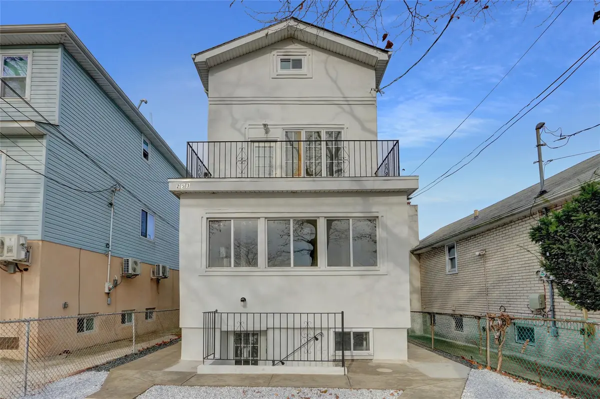 253 Father Capodanno BLVD, Staten Island, NY 10305