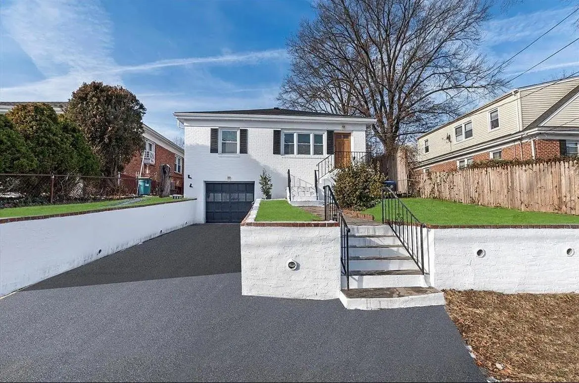 1131 Nepperhan AVE, Yonkers, NY 10703