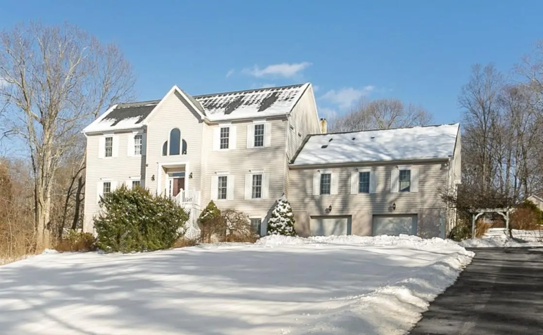 330 Daisy LN, Carmel, NY 10512