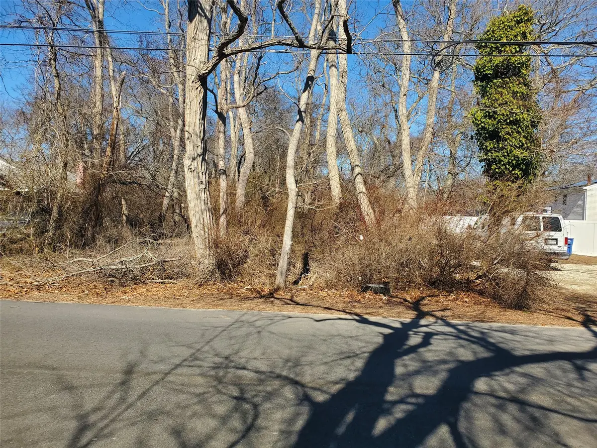 Baybright DR, Shirley, NY 11967