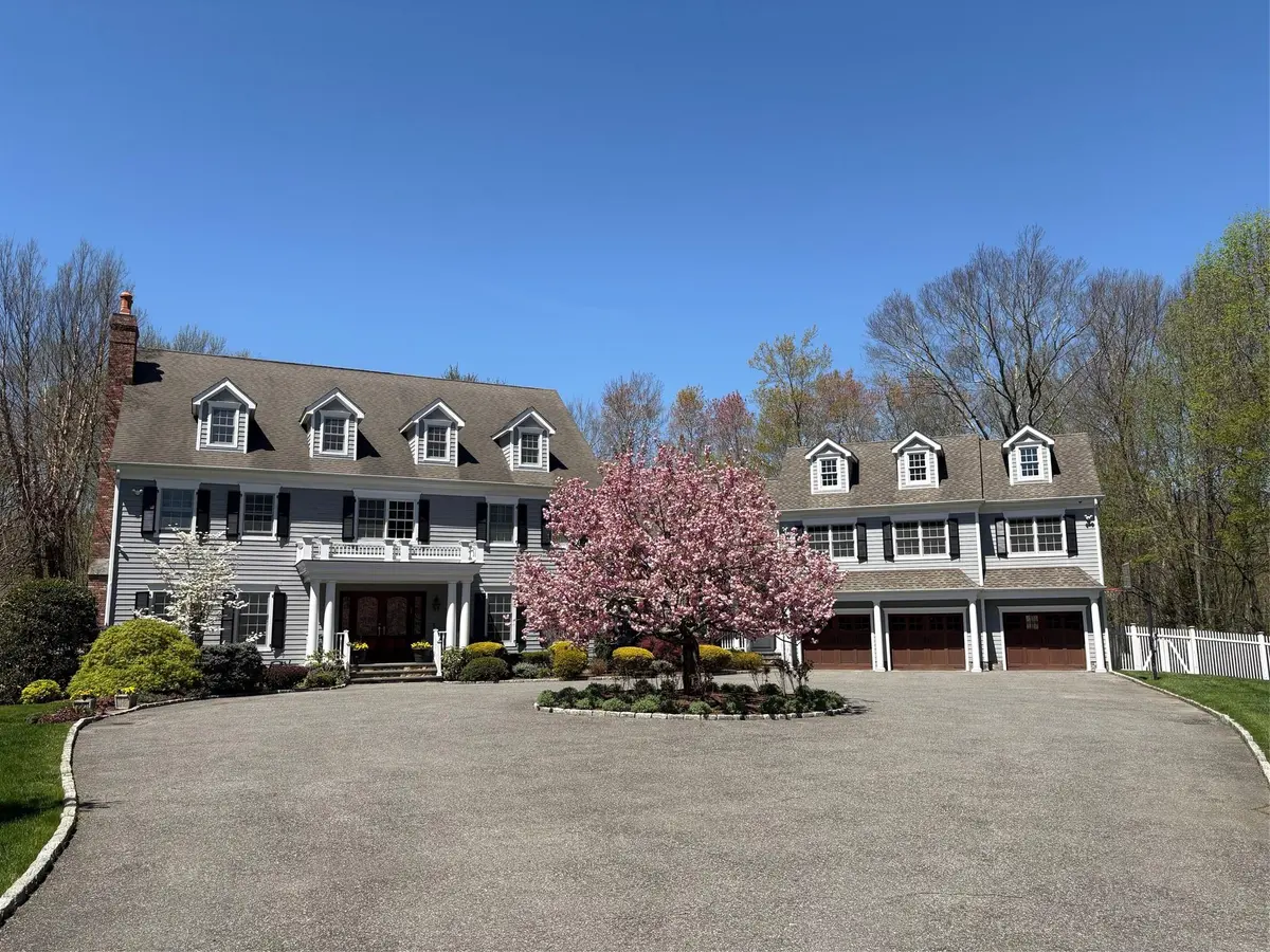 103 Stone Bridge LN, Bedford Hills, NY 10507