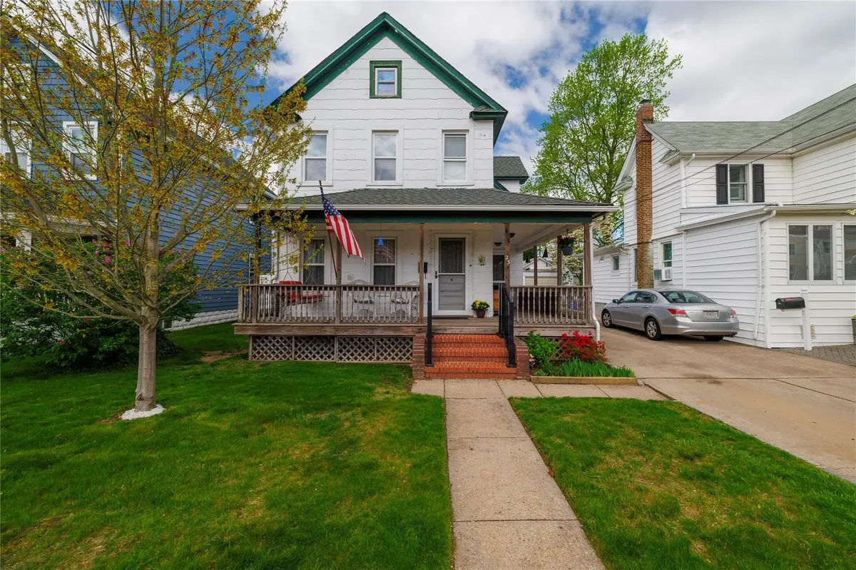 23 Plainfield AVE, East Rockaway, NY 11518
