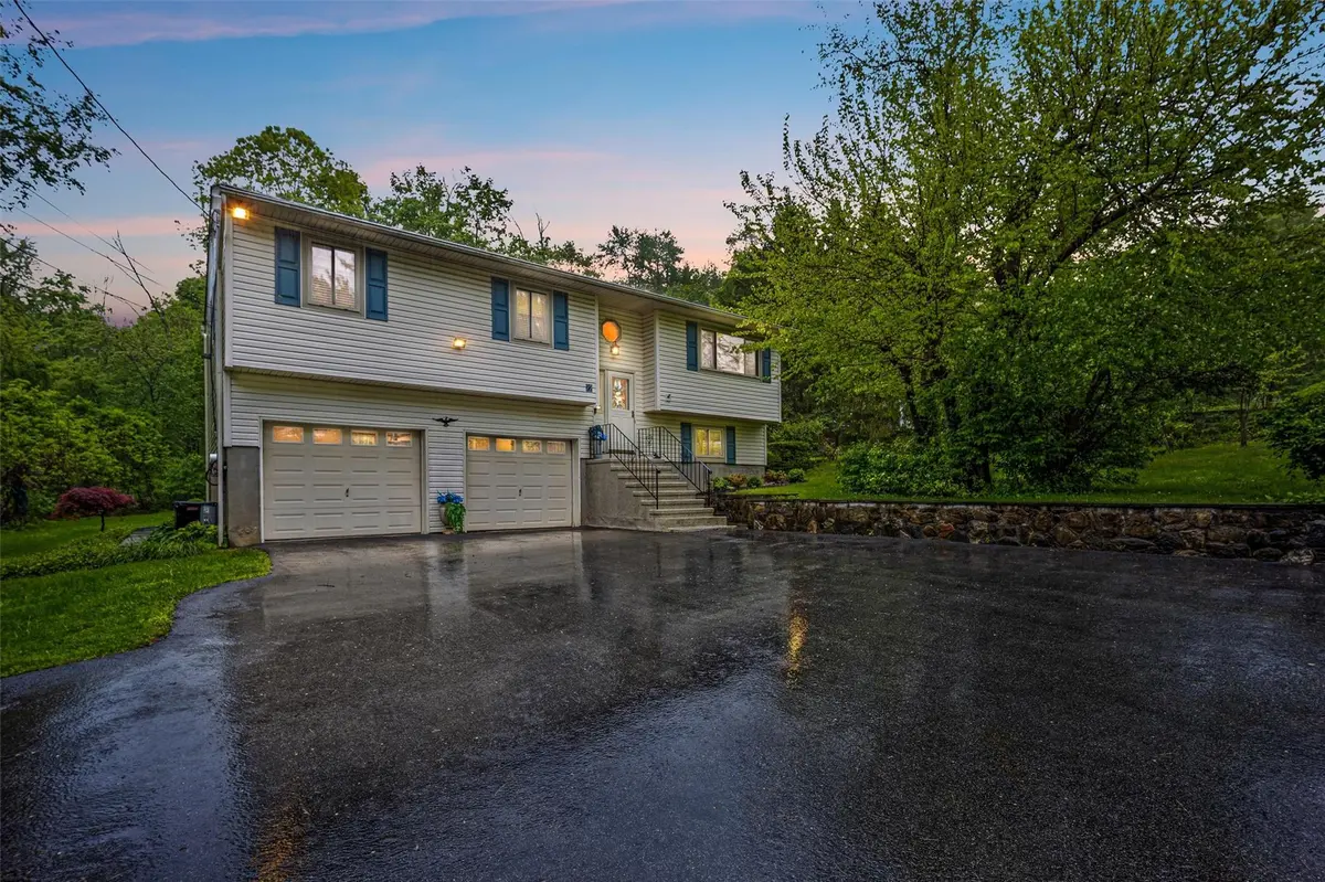 22 Muscoot RD, Mahopac, NY 10541