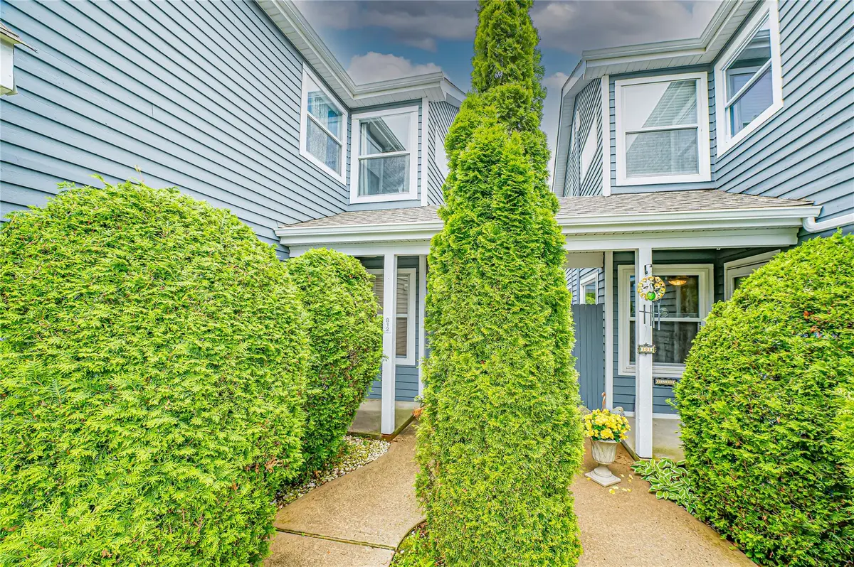 812 Birchwood Park DR, Middle Island, NY 11953