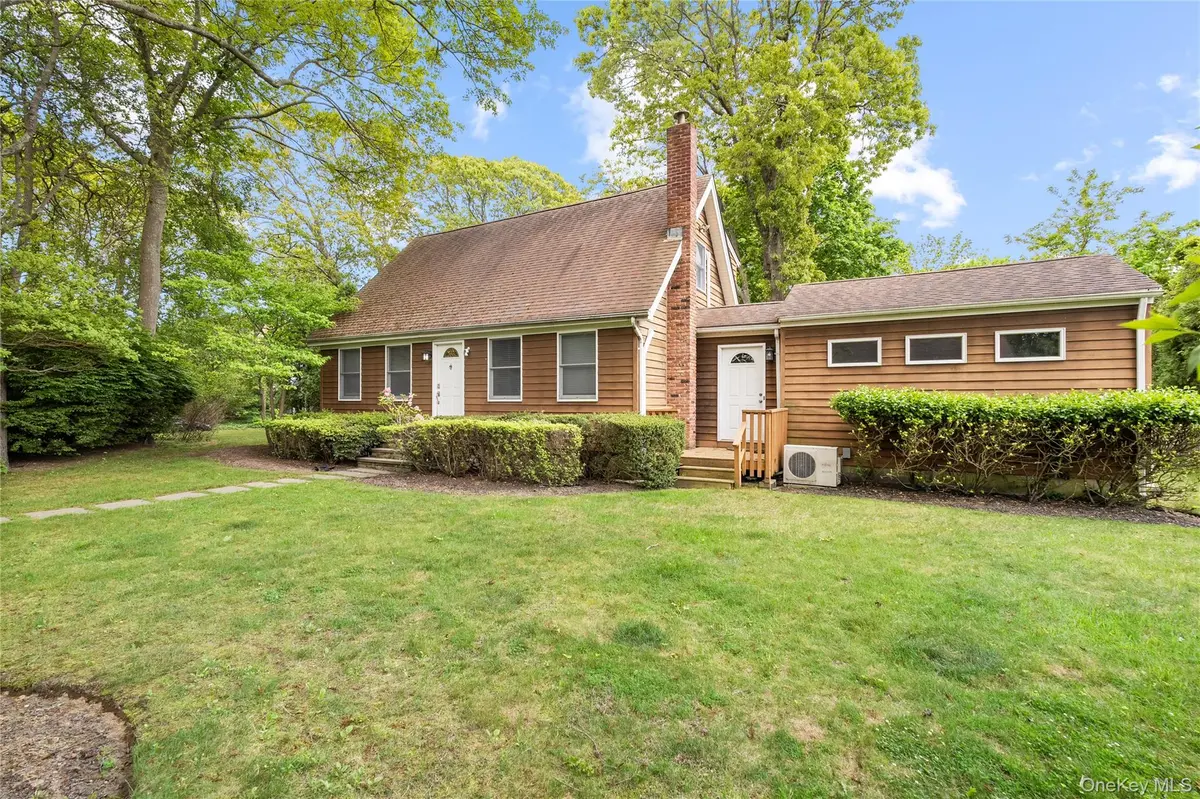 60 Hagerman AVE, East Patchogue, NY 11772