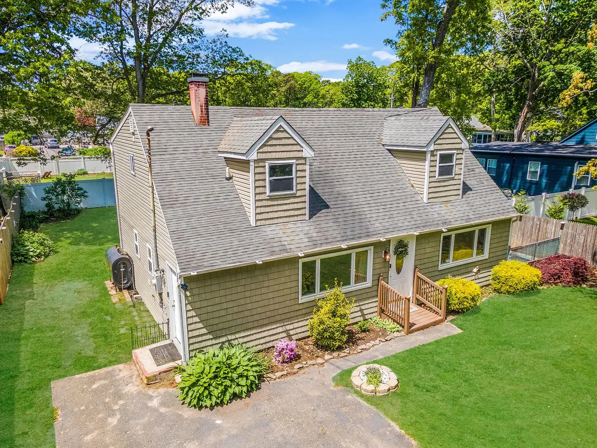 218 Beaver DR, Mastic Beach, NY 11951