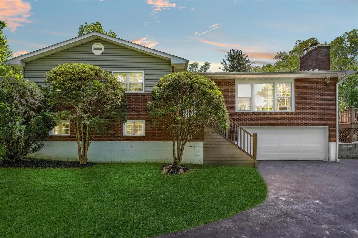 26 Shivertown RD, New Paltz, NY 12561