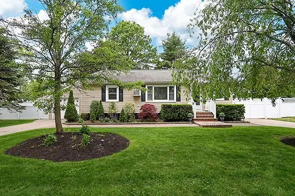 126 Eastwood AVE, Deer Park, NY 11729