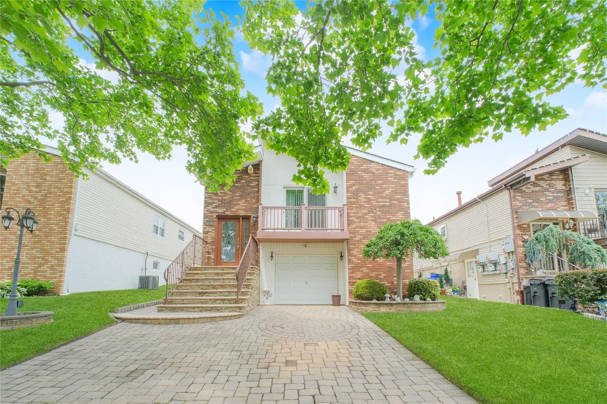 63 Dorval AVE, Staten Island, NY 10312