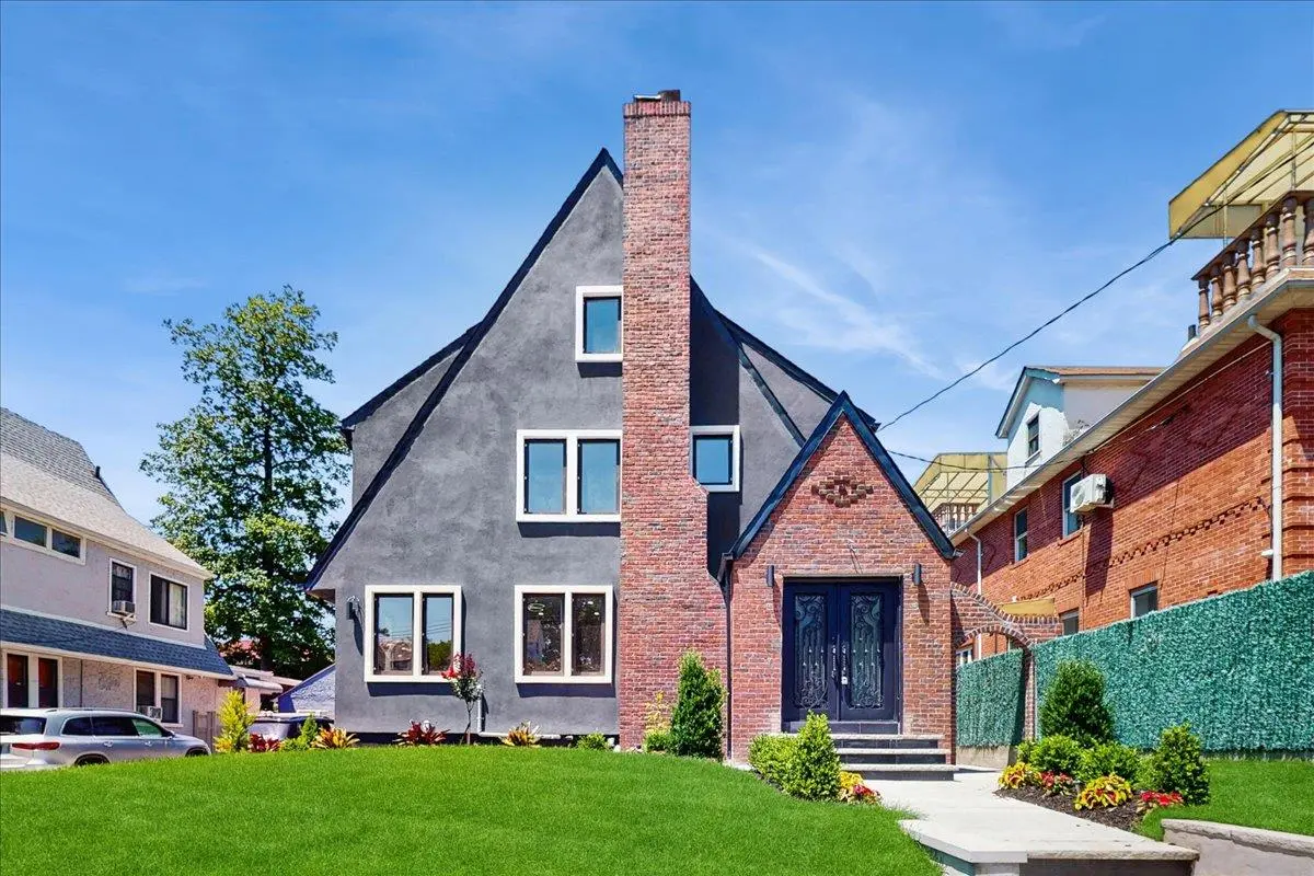 150-11 84th DR, Jamaica, NY 11432