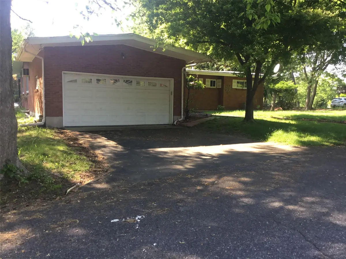 9 Lake DR, Ellenville, NY 12428