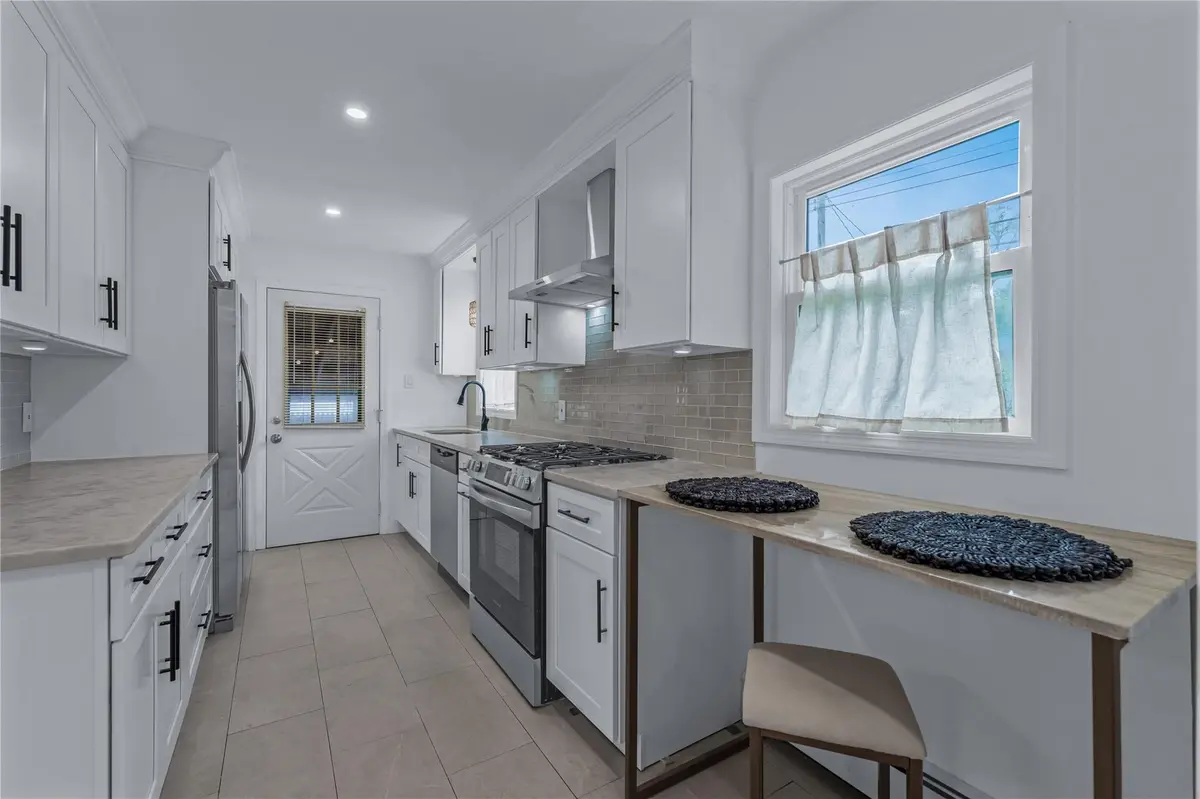 167 Front AVE, Brentwood, NY 11717
