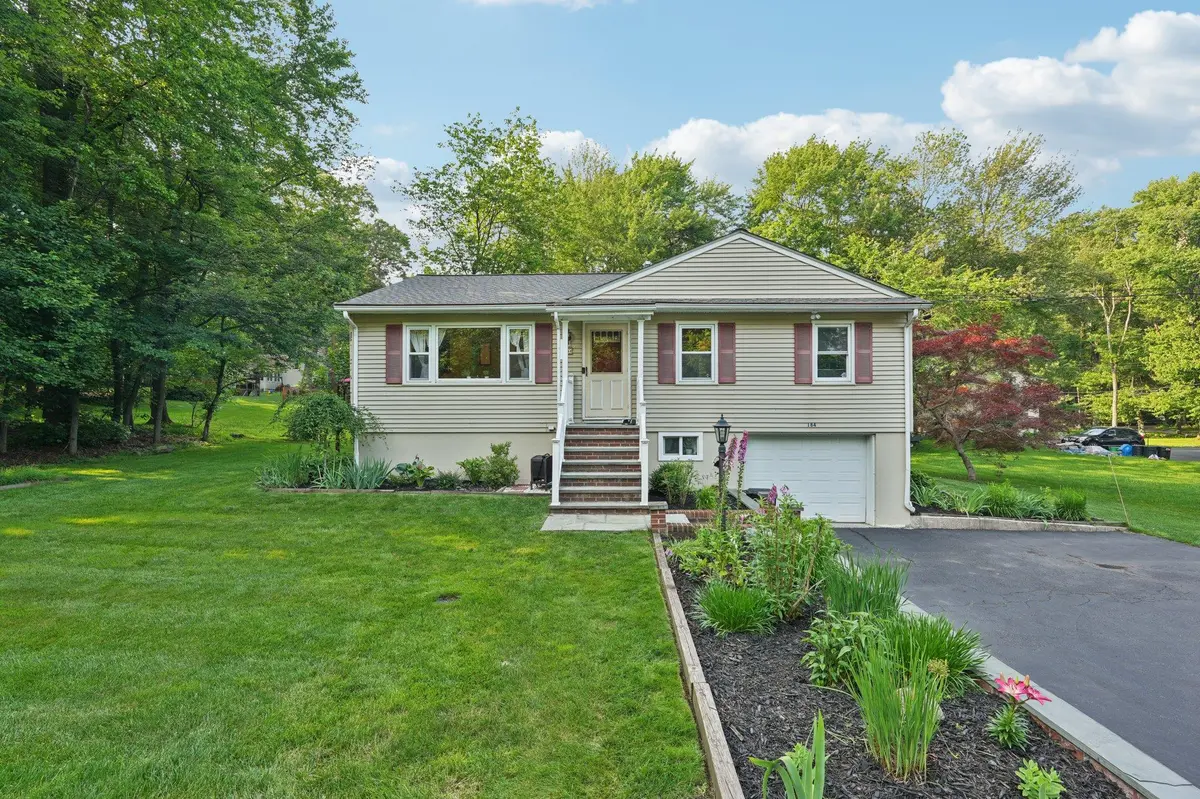 184 Ludvigh RD, Bardonia, NY 10954