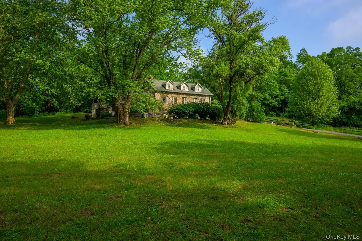 424 Bronck Mill RD, Coxsackie, NY 12192