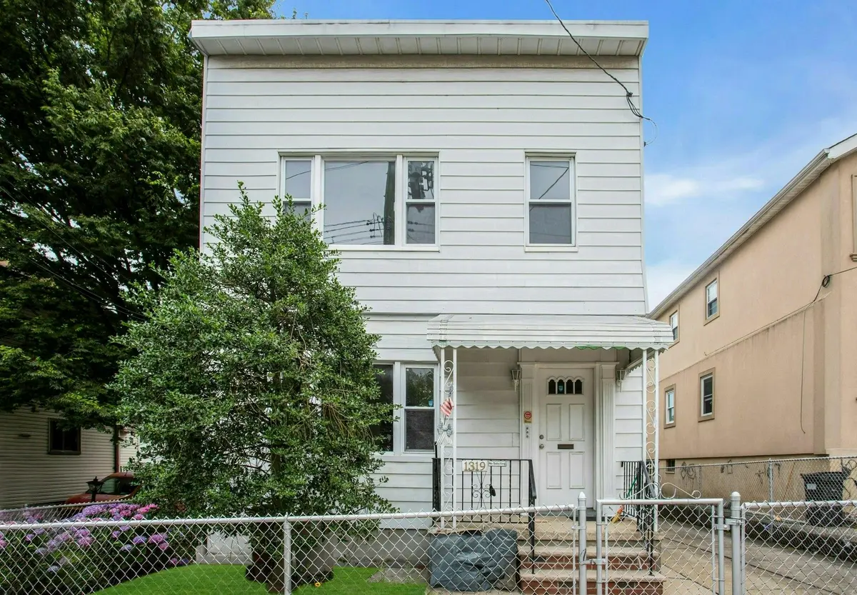 13-19 126 ST, College Point, NY 11356